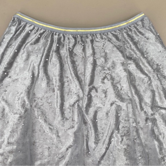 RAGA Anthropologie Skirt Velvet Tulle Overlay Pearl Detail Midi Gray Size 1X NWT - Picture 3 of 7